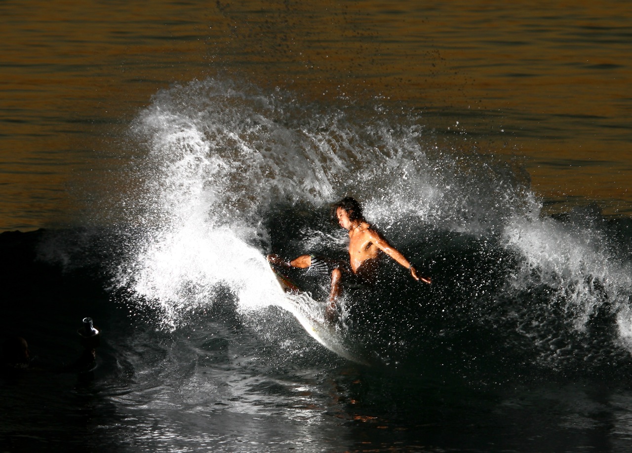 Surfer Diego Cadena
