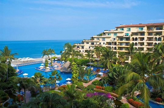 Pool panoramic view