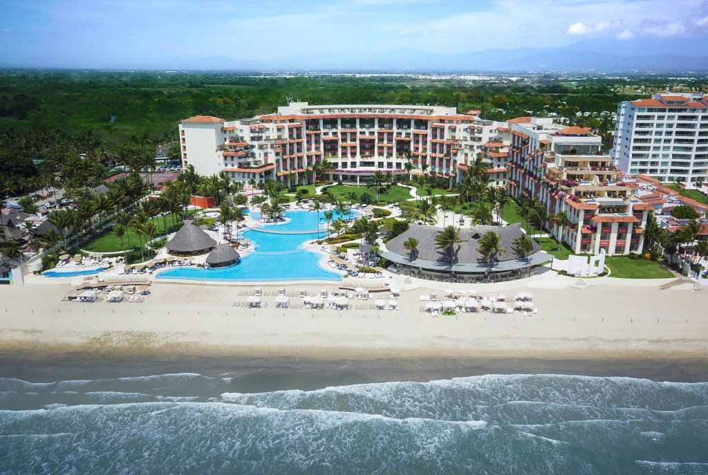 Riviera Nayarit was named Best Luxury Destination in Mexico at the Travyy Awards 2016