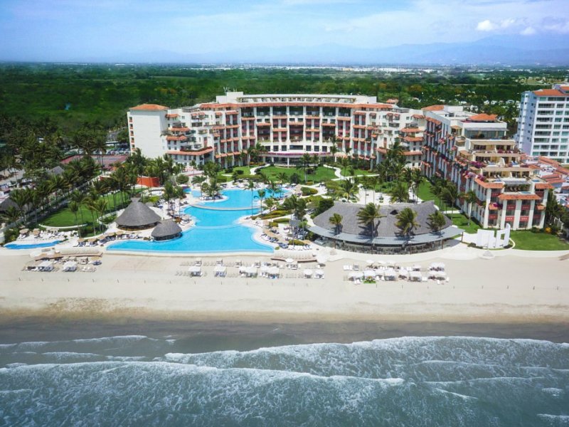 Riviera Nayarit was named Best Luxury Destination in Mexico at the Travyy Awards 2016