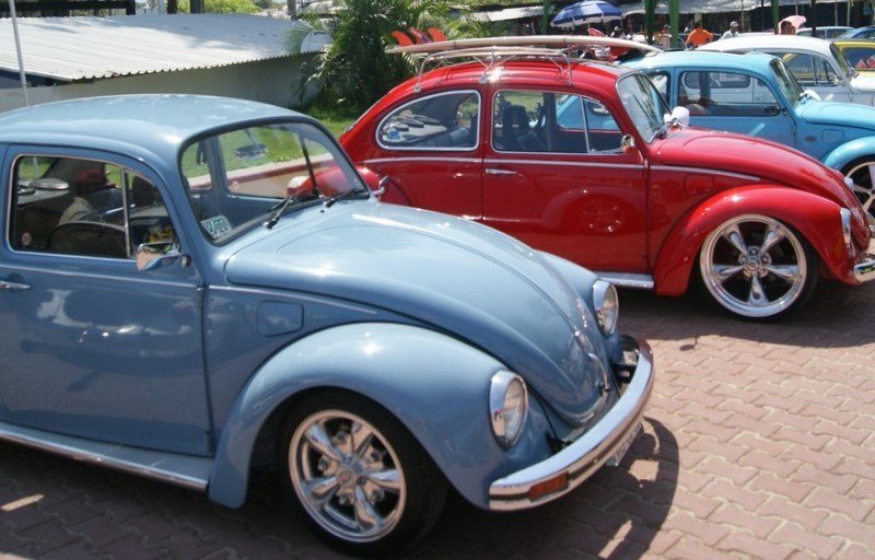 Exhiben autos clásicos y de colección en el Riviera Fest VW 2016