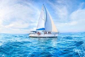 Velero al Atardecer