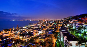 bahia-de-puerto-vallarta-de-noche