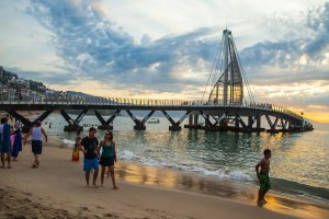 los muertos beach, puerto vallarta