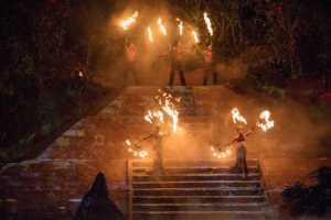 The show’s acrobatics with fire are the most impressive for spectators. It is visually stunning.