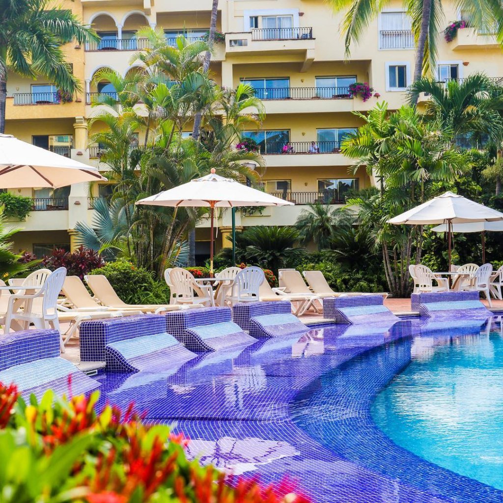 alberca-velas-vallarta-resort-familiar-todo-incluido