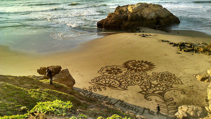 Propuesta de Matriomonio en la Playa sobre la Arena