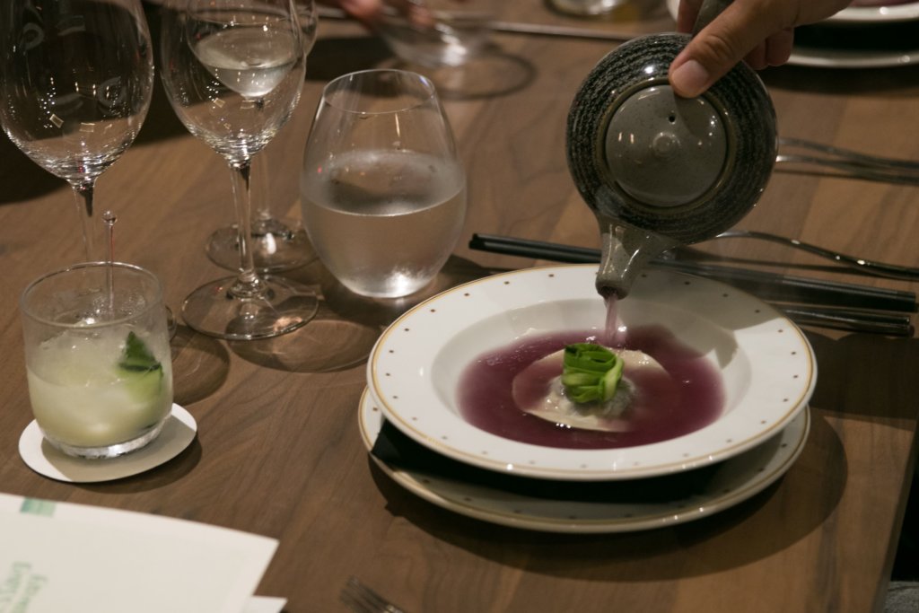 cena de grand velas riviera nayarit los 5 sentidos sobre la mesa