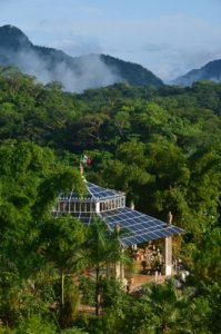 toma del kiosco del jardin botanico de puerto vallarta