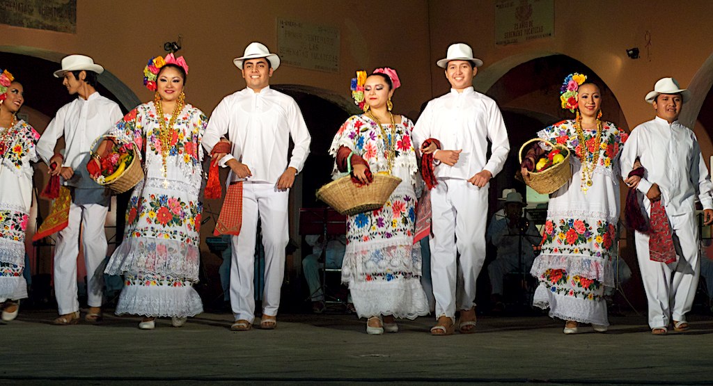 traje-típico-Yucatán